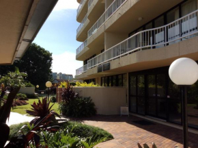 Отель Kirribilli Apartments  Брисбен